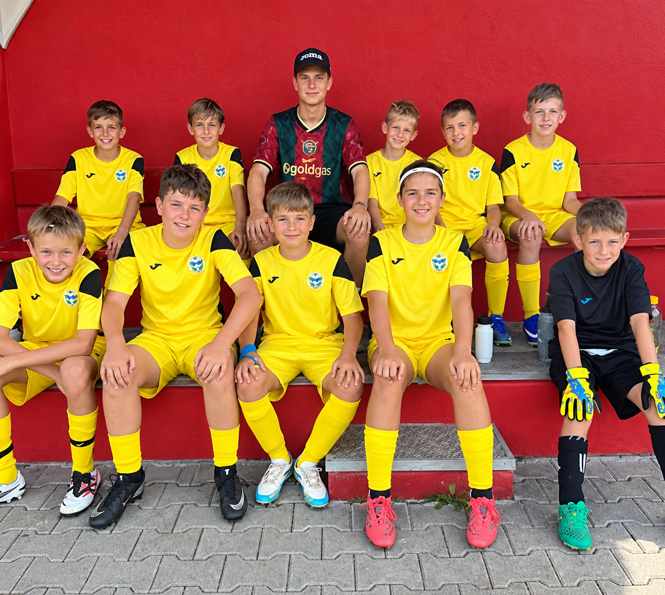 tím U13